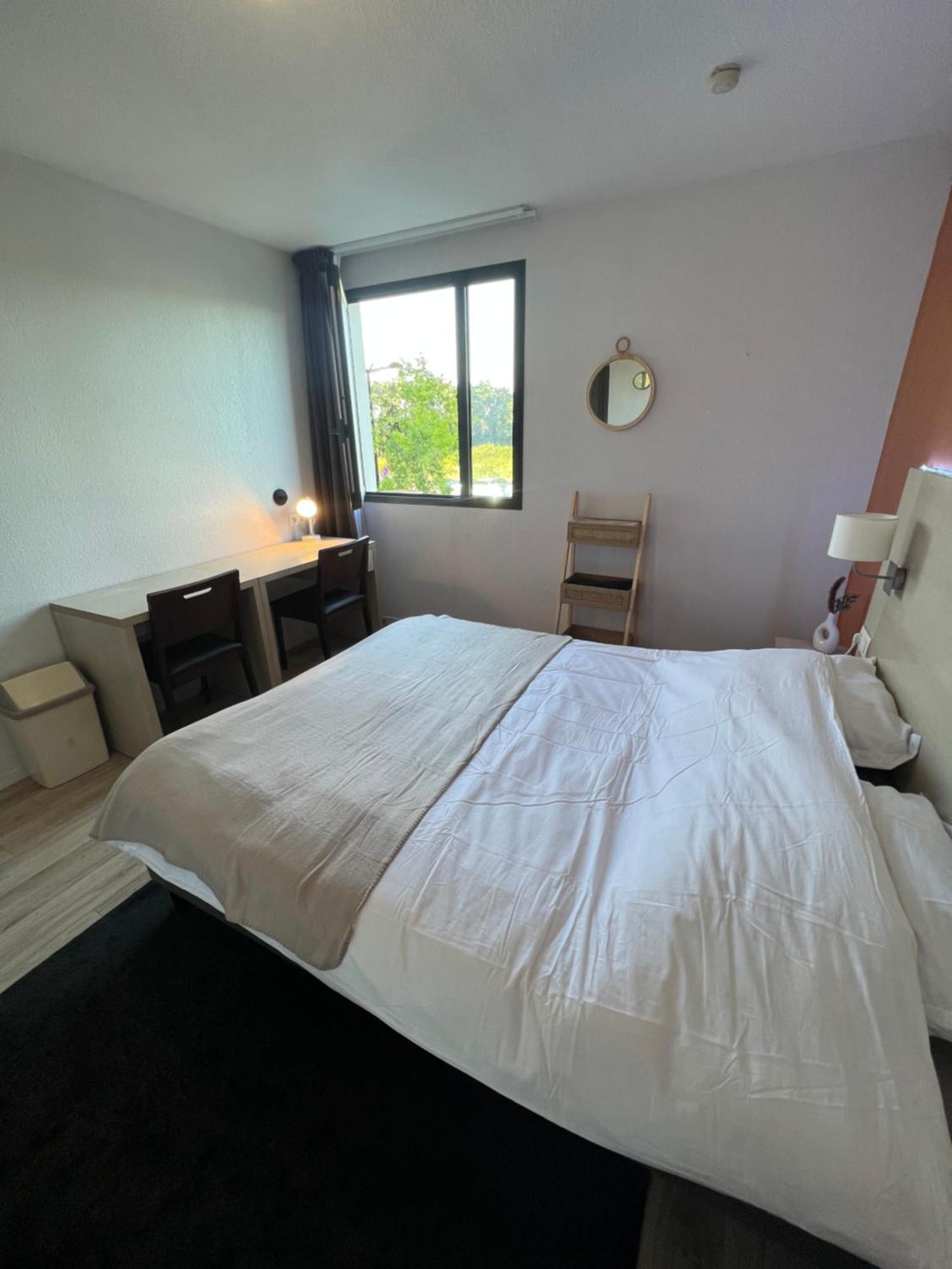 אביניון Studio Appart'Hotel Gare Tgv Avec Place Privee מראה חיצוני תמונה